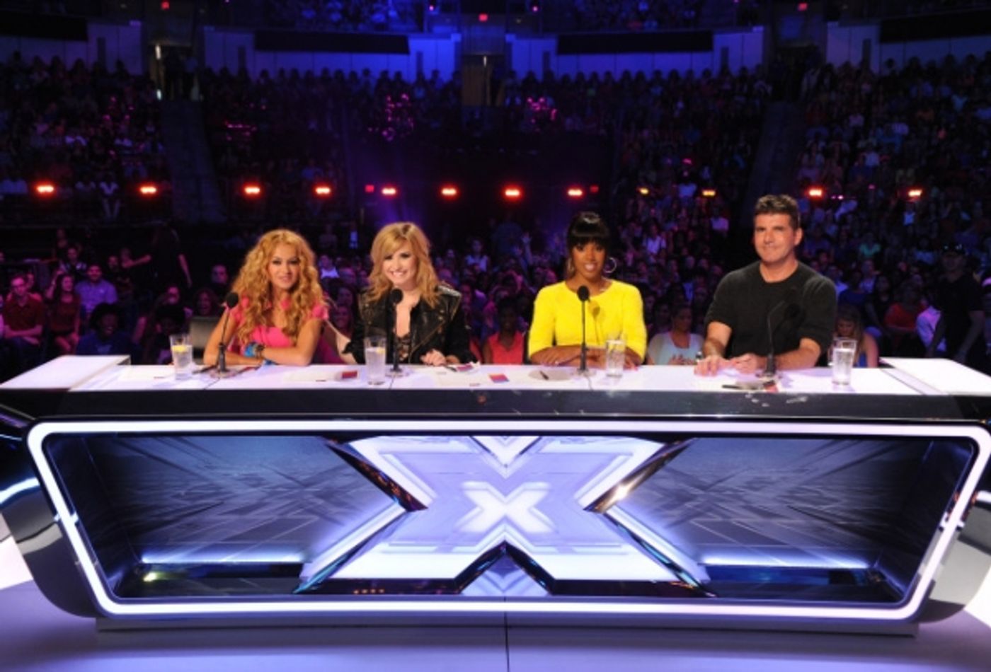 Photo Flash: First Look - Kelly Rowland & Paulina Rubio on THE X FACTOR!  Image