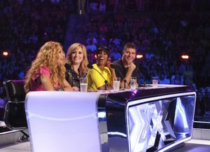 Paulina Rubio, Demi Lovato, Kelly Rowland, Simon Cowell Photo