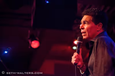 Clint Holmes Photo