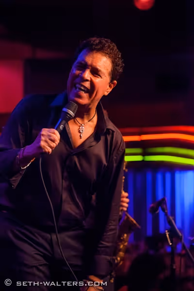Clint Holmes Photo