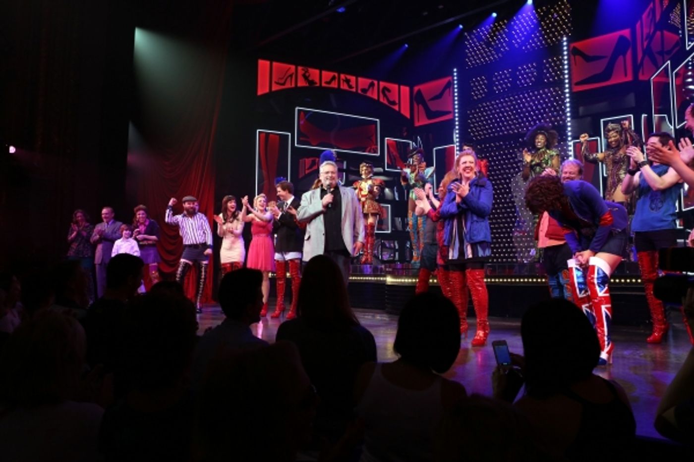 Photo Coverage: Harvey Fierstein and KINKY BOOTS Celebrate the Brooklyn Diner's New 'Harvey Hot Dog'!  Image