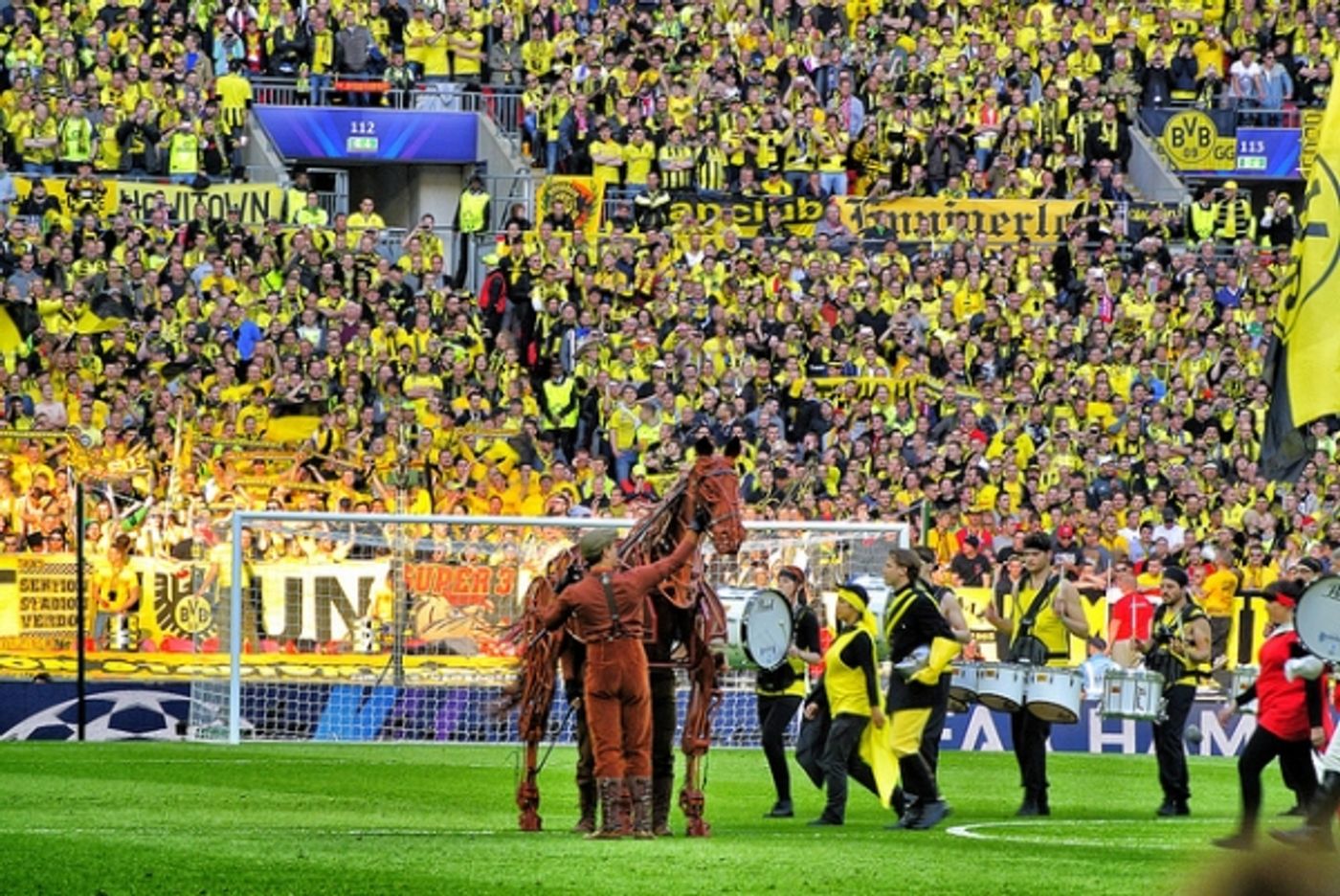 Photo Flash: WAR HORSE's Joey Visits Wembley for UEFA Champions League Final Image