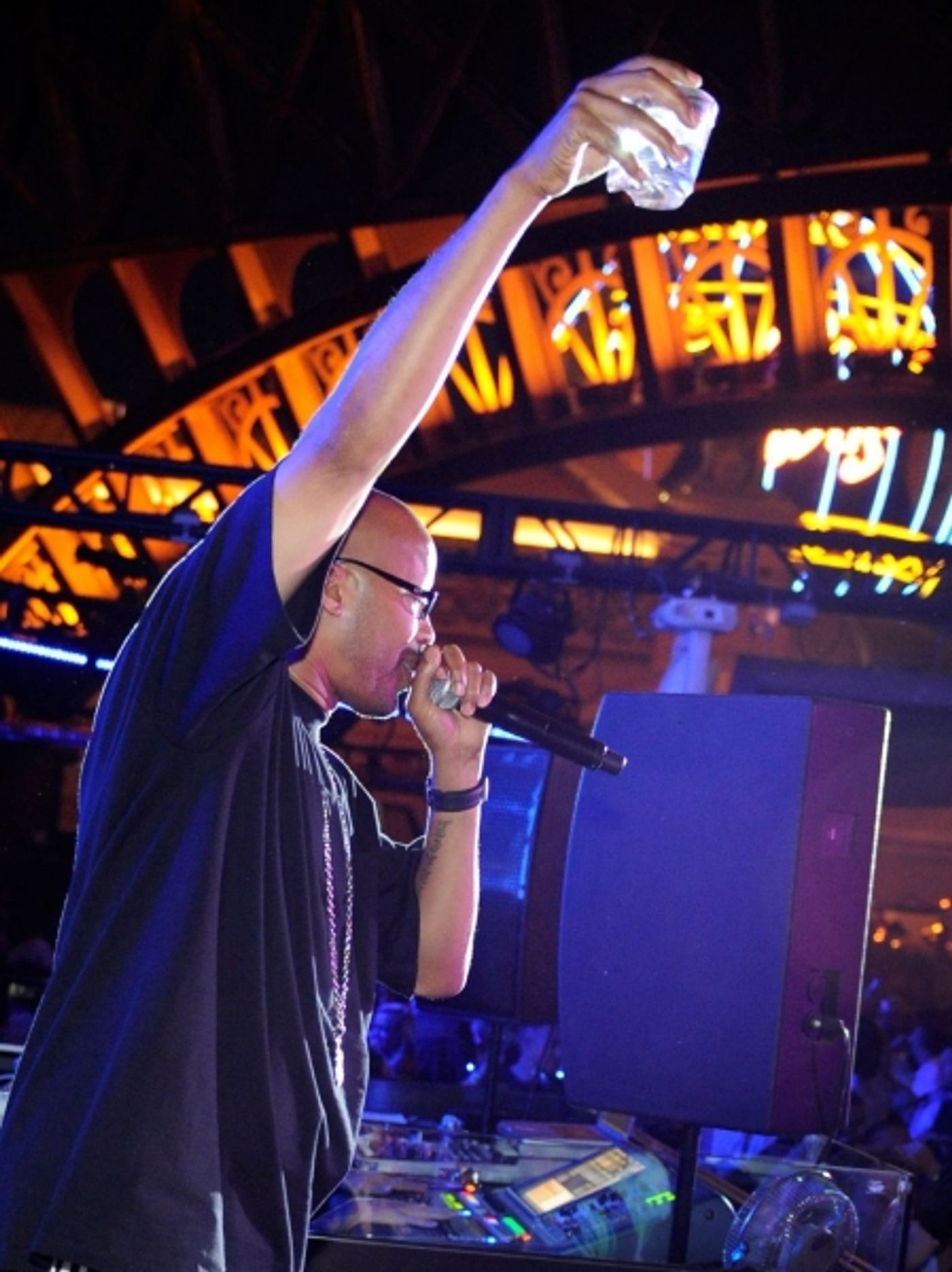 Photo Flash: Warren G Kicks Off Memorial Day Weekend at Chateau Nightclub & Gardens Image