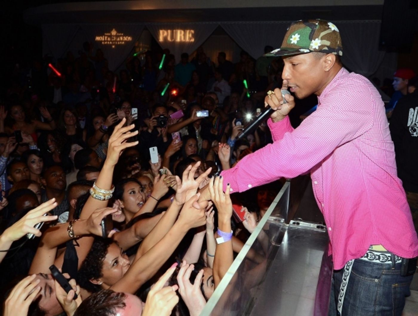 Photo Flash: Pharrell Williams Performs Live at PURE Nightclub  Image