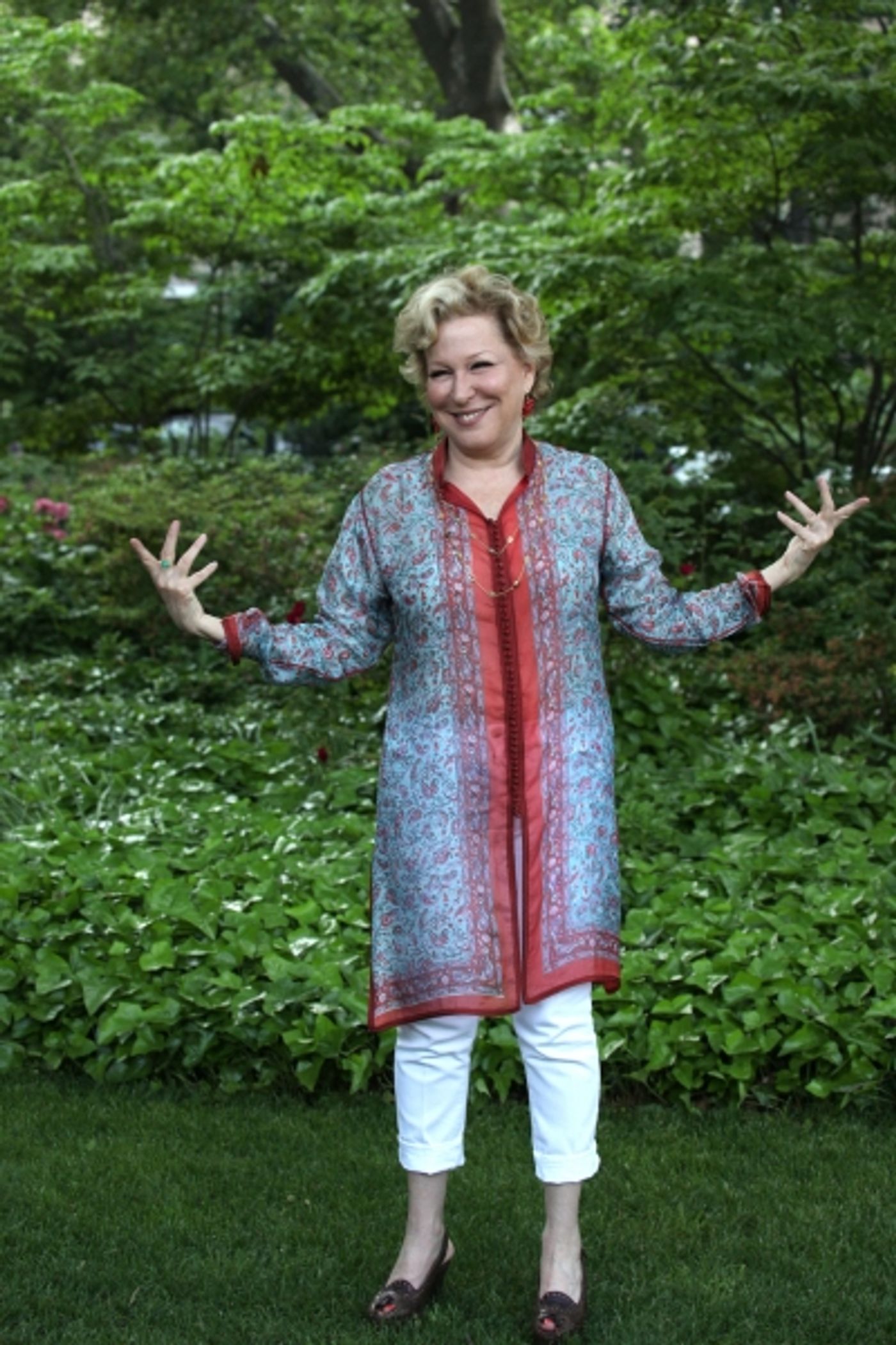 Photo Coverage: Bette Midler Celebrates 18 Years at NYRP's Spring Picnic!  Image