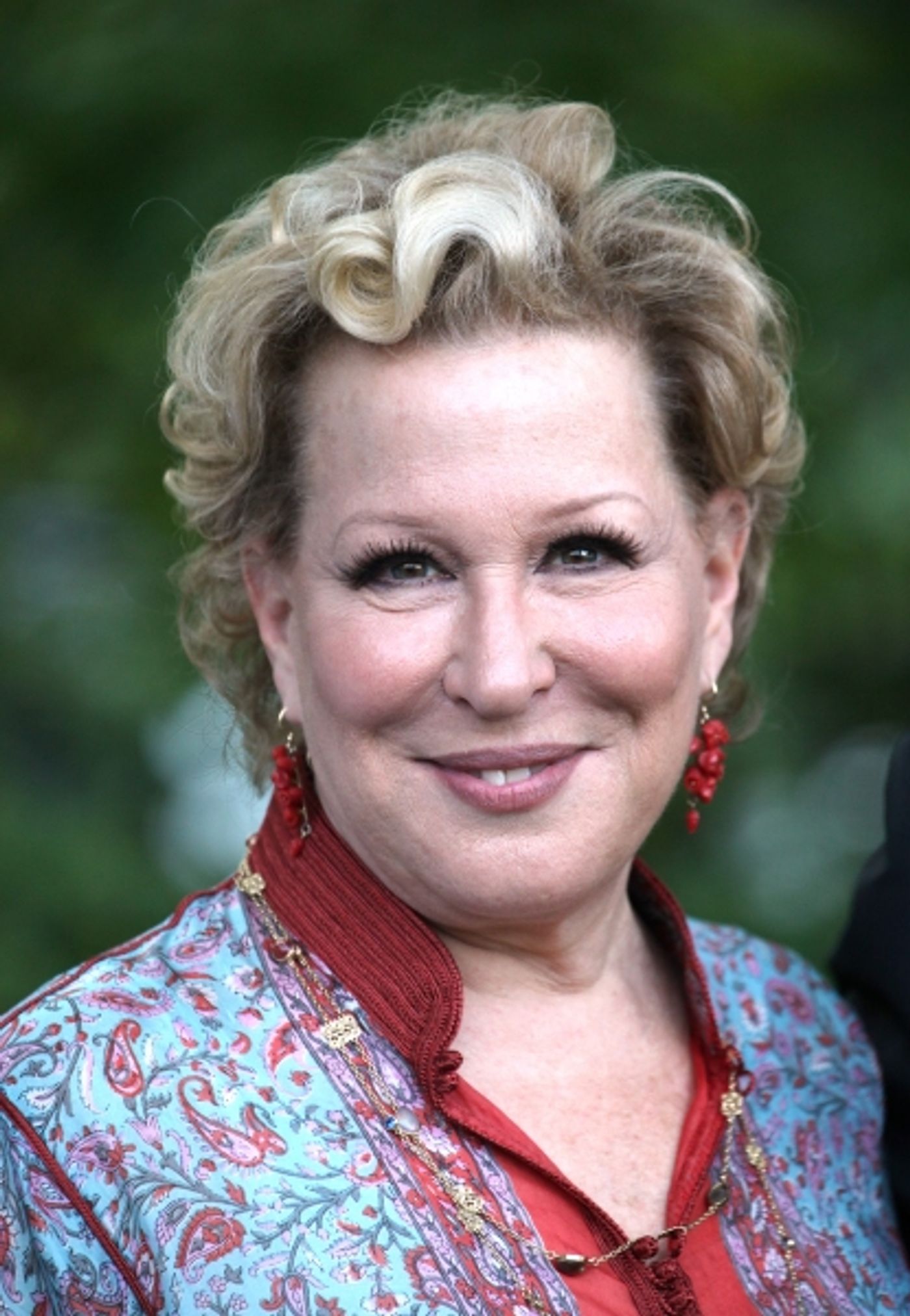 Photo Coverage: Bette Midler Celebrates 18 Years at NYRP's Spring Picnic!  Image