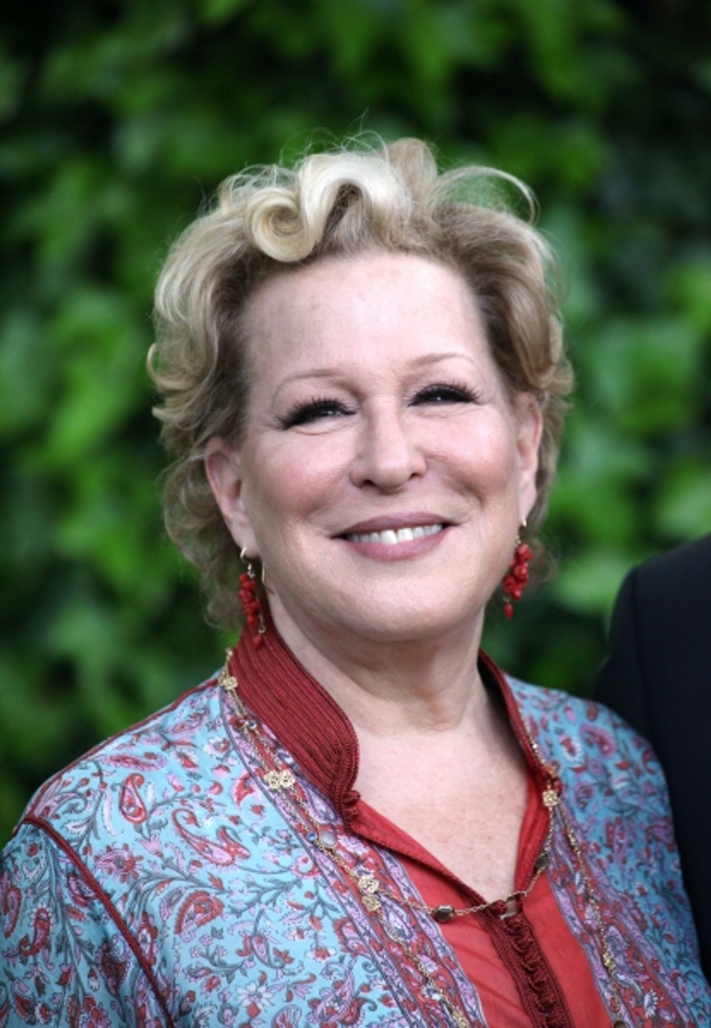 Photo Coverage: Bette Midler Celebrates 18 Years at NYRP's Spring Picnic!  Image