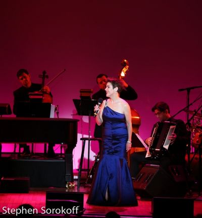 Christine Andreas Photo