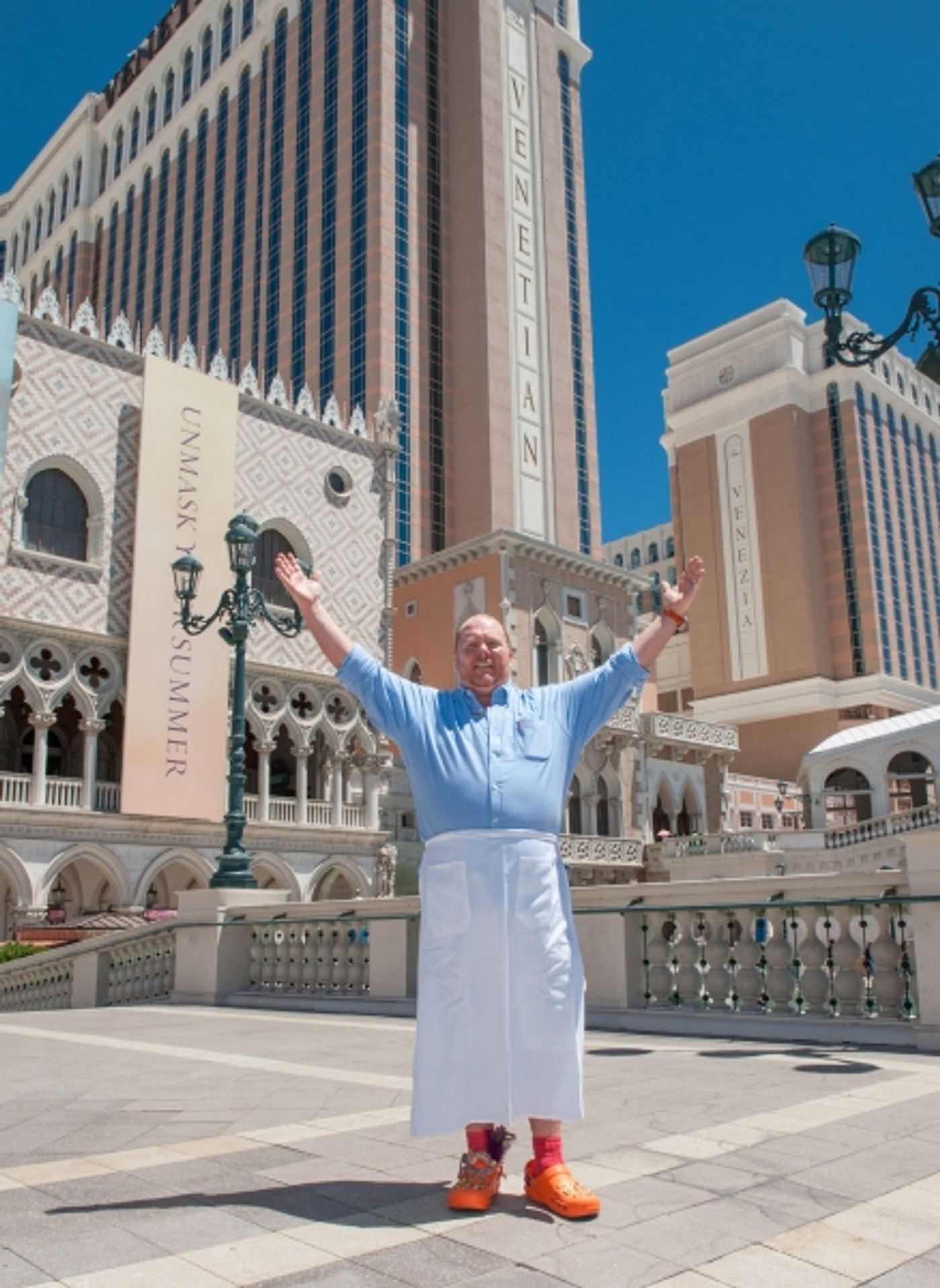 Photo Flash: Chef Mario Batali at CARNEVALE Opening in Las Vegas  Image