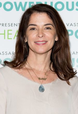 Annabella Sciorra Photo