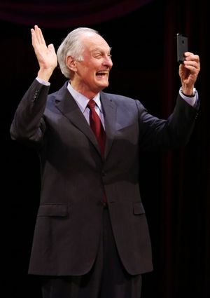 Alan Alda  Photo
