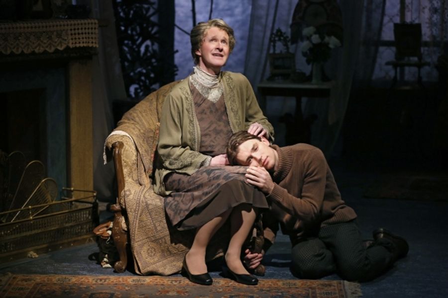Photo Flash: First Look at Peccadillo Theater Company's THE SILVER CORD Off-Broadway Image