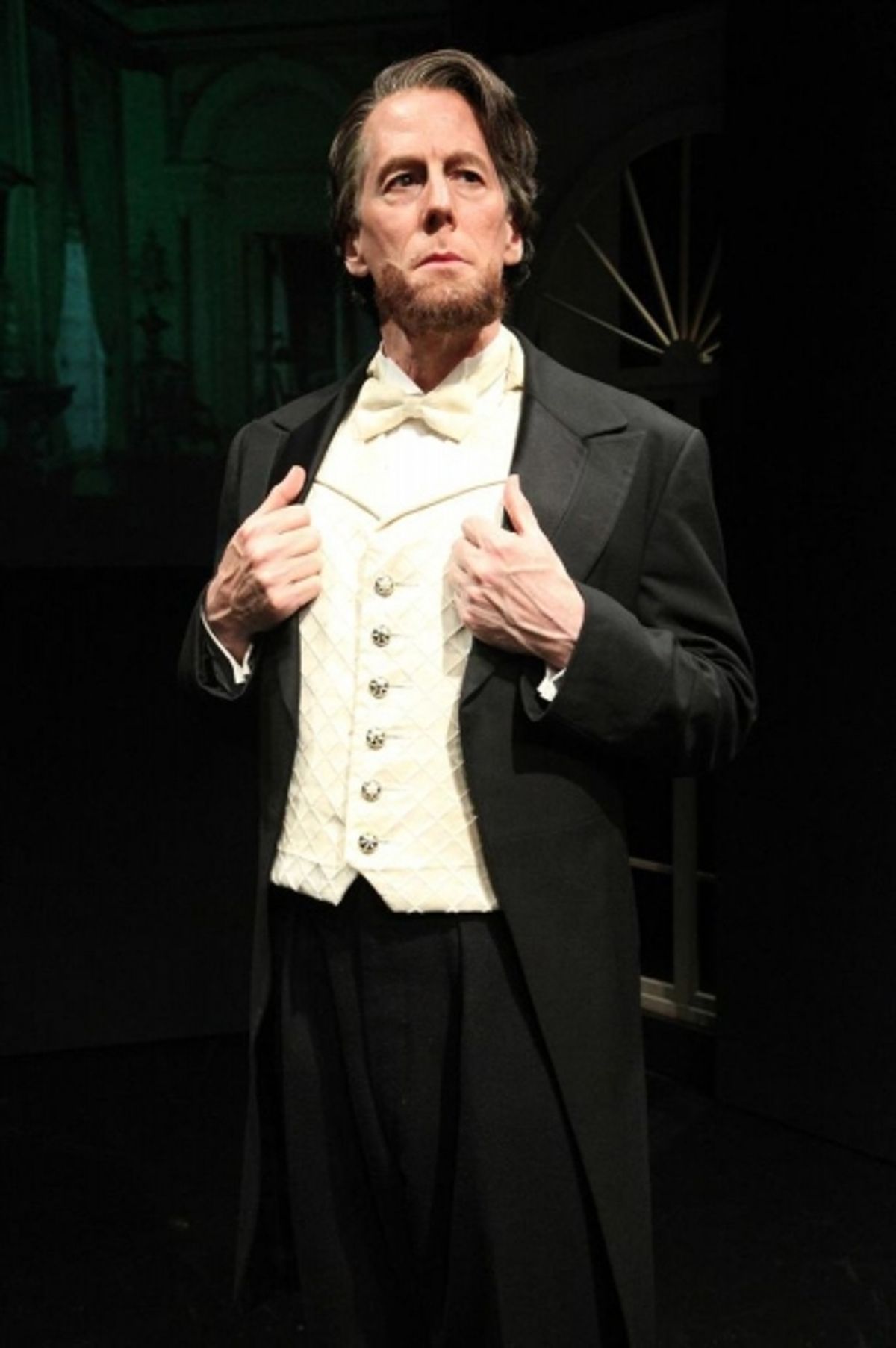 Steven Hauck as Abraham Lincoln at 