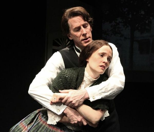 Steven Hauck as Abraham Lincoln and Leah Curney as Mary Todd Lincoln Photo