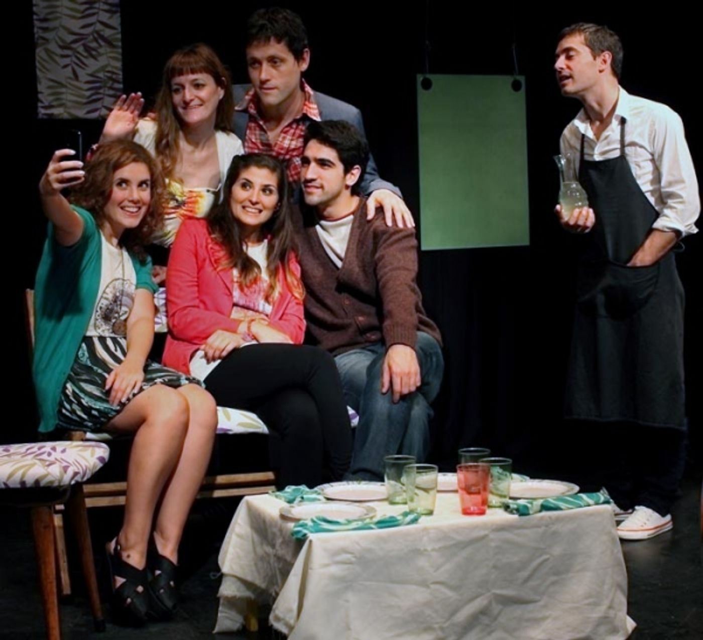 Photo Flash: ALMUERZO EN LA PURA at Teatro La Galer  Image