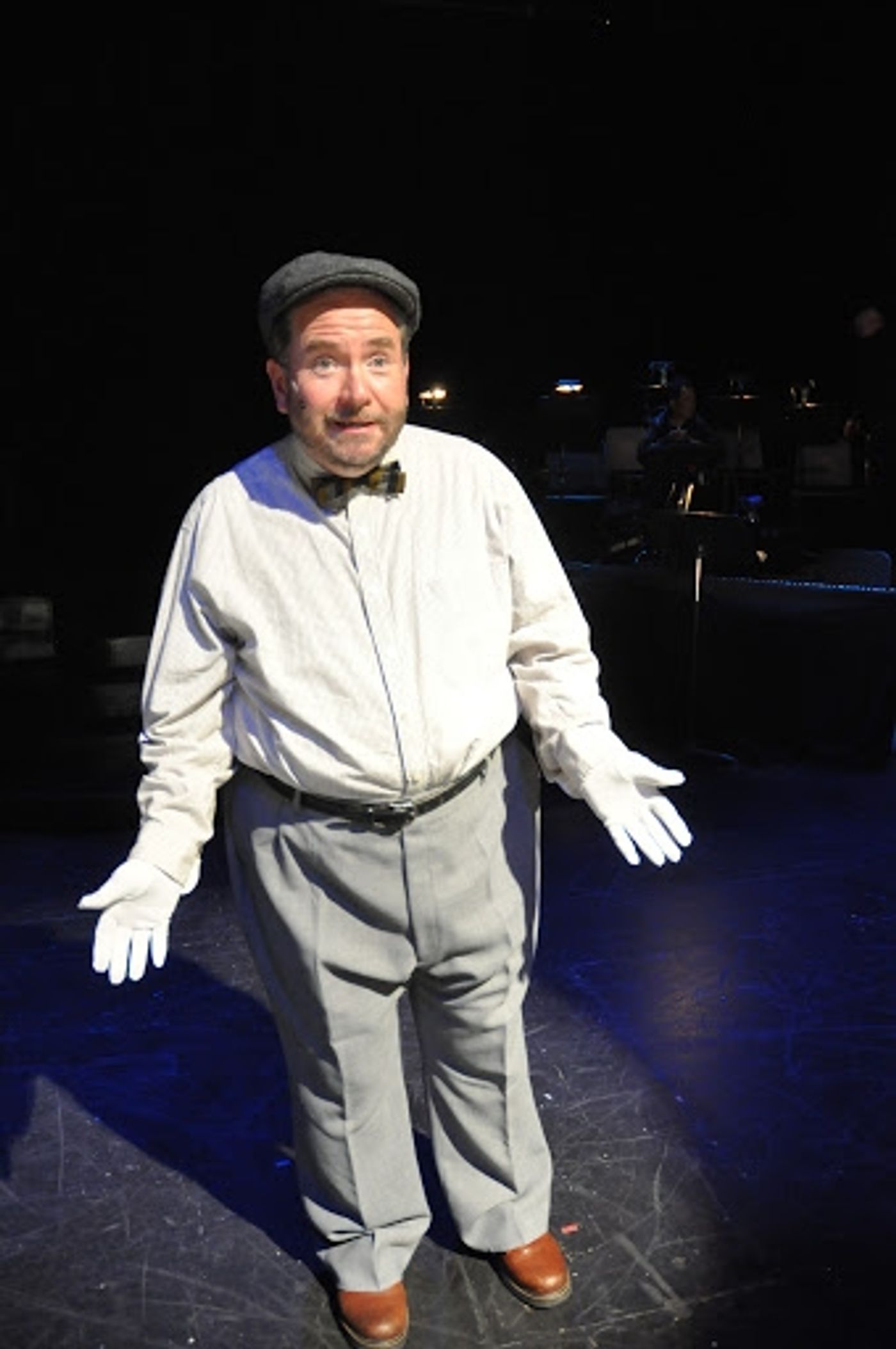 Photo Flash: First Look at Angie Schworer, Sara Gettelfinger and More in Reagle Music Theatre's CHICAGO  Image