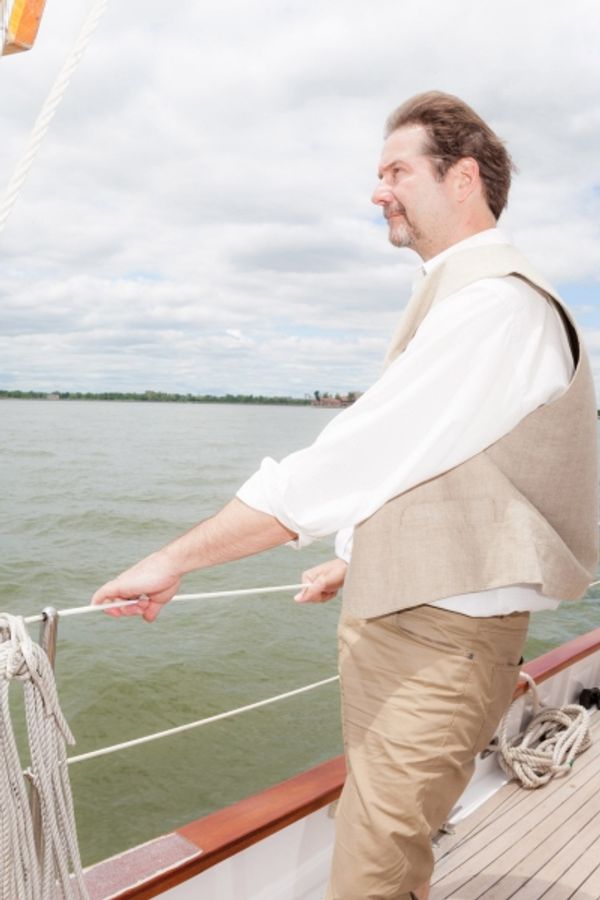 Paul DeBoy is John Robinson Photo