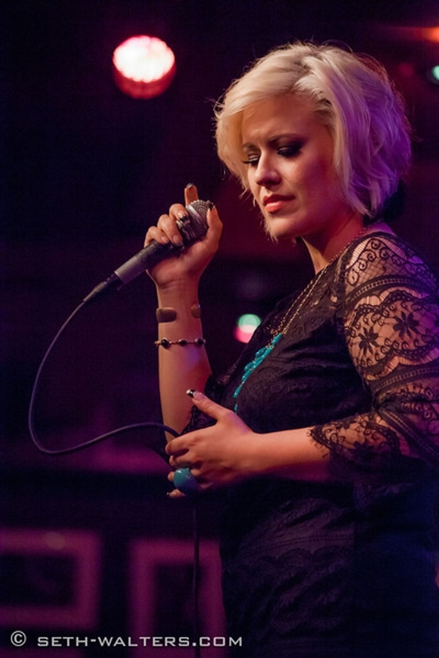 Photo Flash: Kelli Barrett, Patti Murin and More Celebrate Adele in THE POP SHOW at Birdland  Image