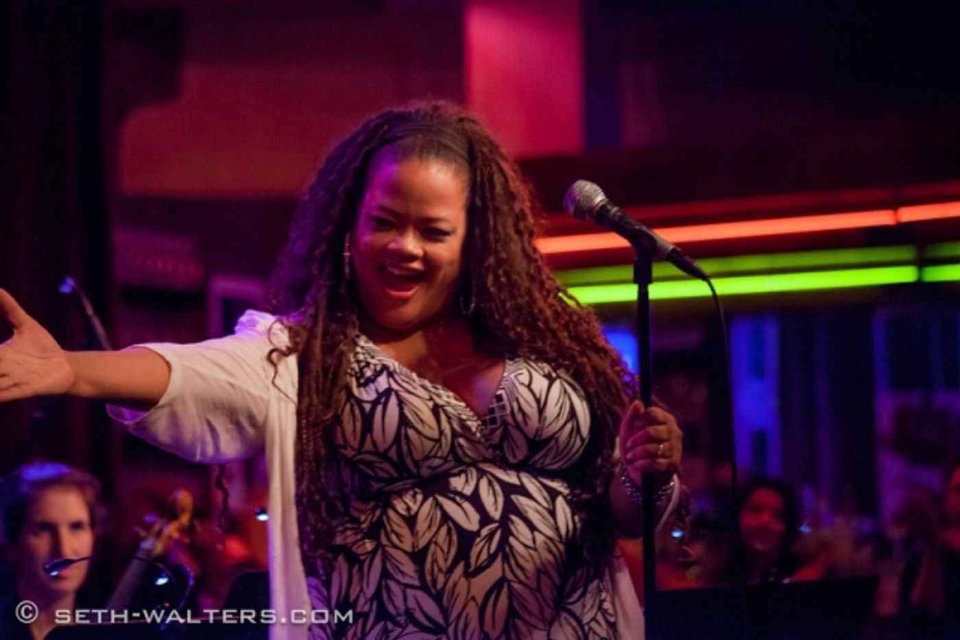 Photo Flash: Kelli Barrett, Patti Murin and More Celebrate Adele in THE POP SHOW at Birdland  Image