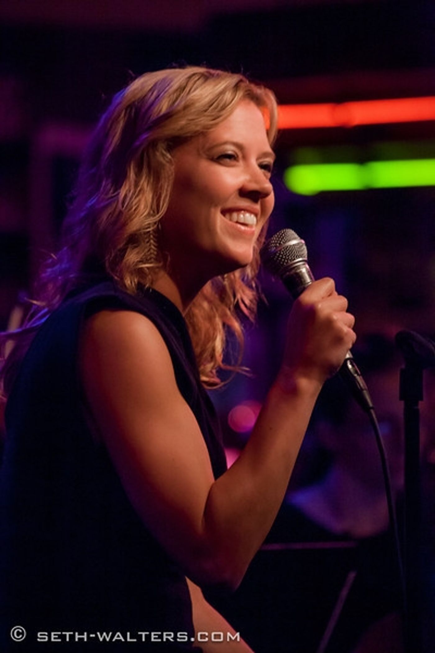 Photo Flash: Kelli Barrett, Patti Murin and More Celebrate Adele in THE POP SHOW at Birdland  Image