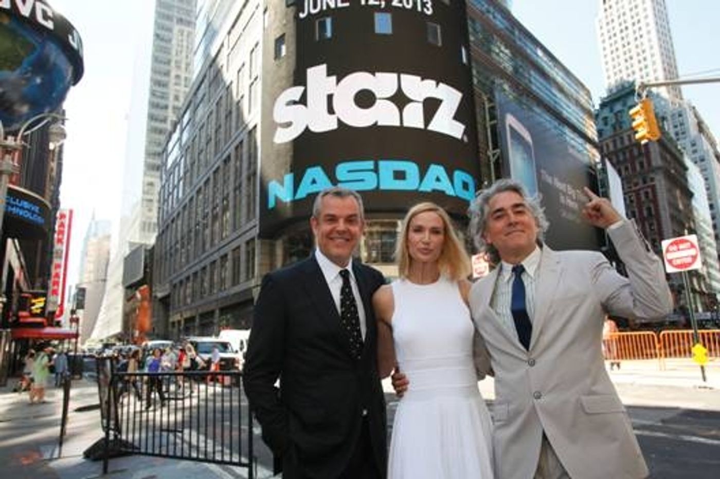 Photo Flash: Starz Brings Miami Beach to Times Square with MAGIC CITY Event  Image