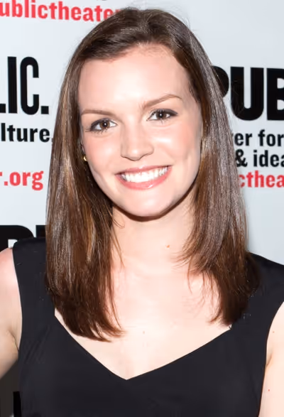 Jennifer Damiano Photo