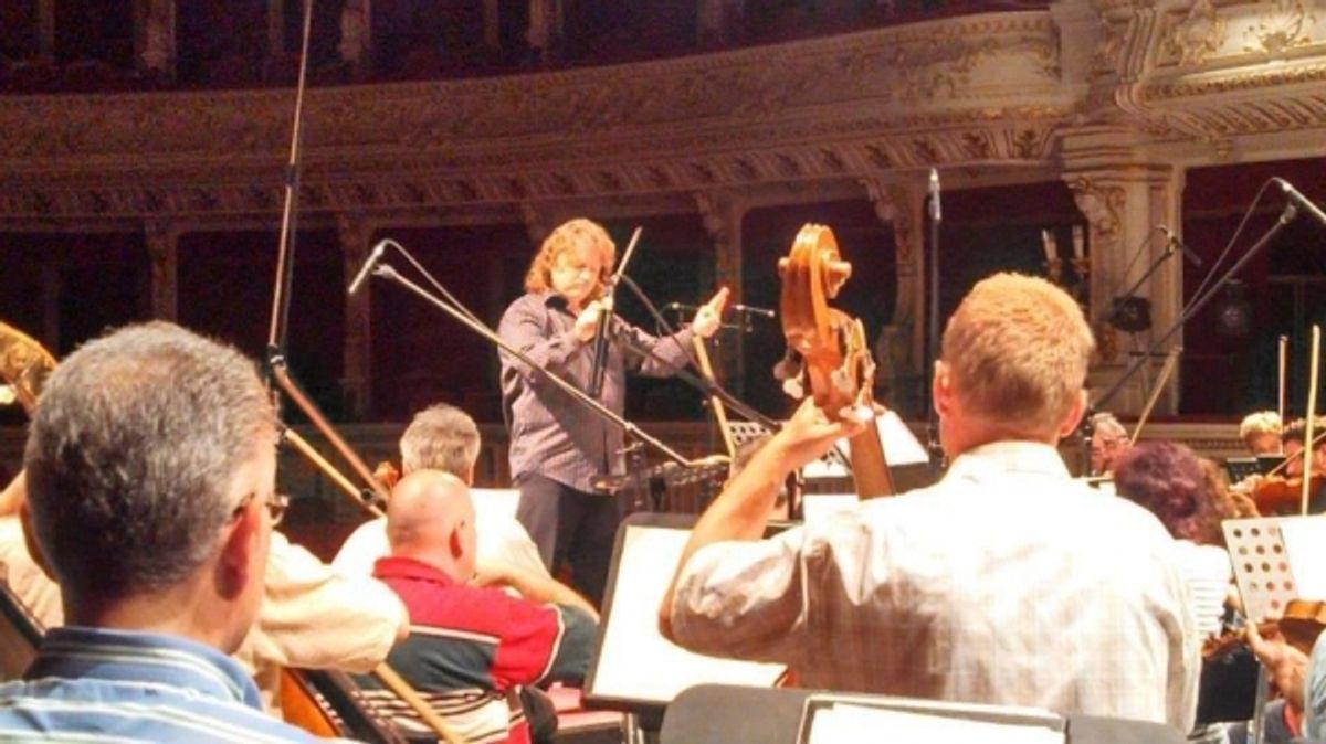 Jason Tramm with members of the Szeged National Symphony at 