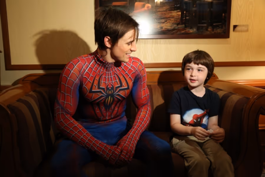 Photo Flash: SPIDER-MAN Celebrates Father's Day With Dads Backstage! Image