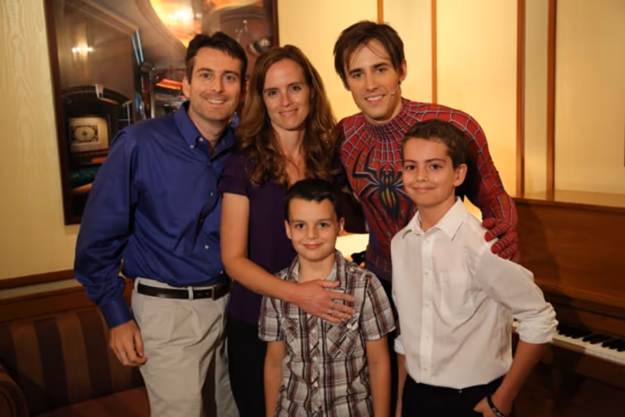 Photo Flash: SPIDER-MAN Celebrates Father's Day With Dads Backstage! Image