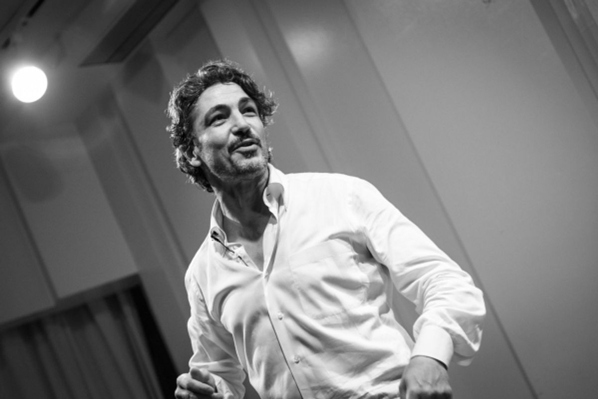 Francesco Foti appears in his one-man comedy ''Niuiorc Niuiorc,'' the story of an Italian man who comes to New York City. at 