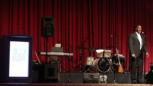 Norm Lewis @ BroadwayWorld Norm Lewis Photo