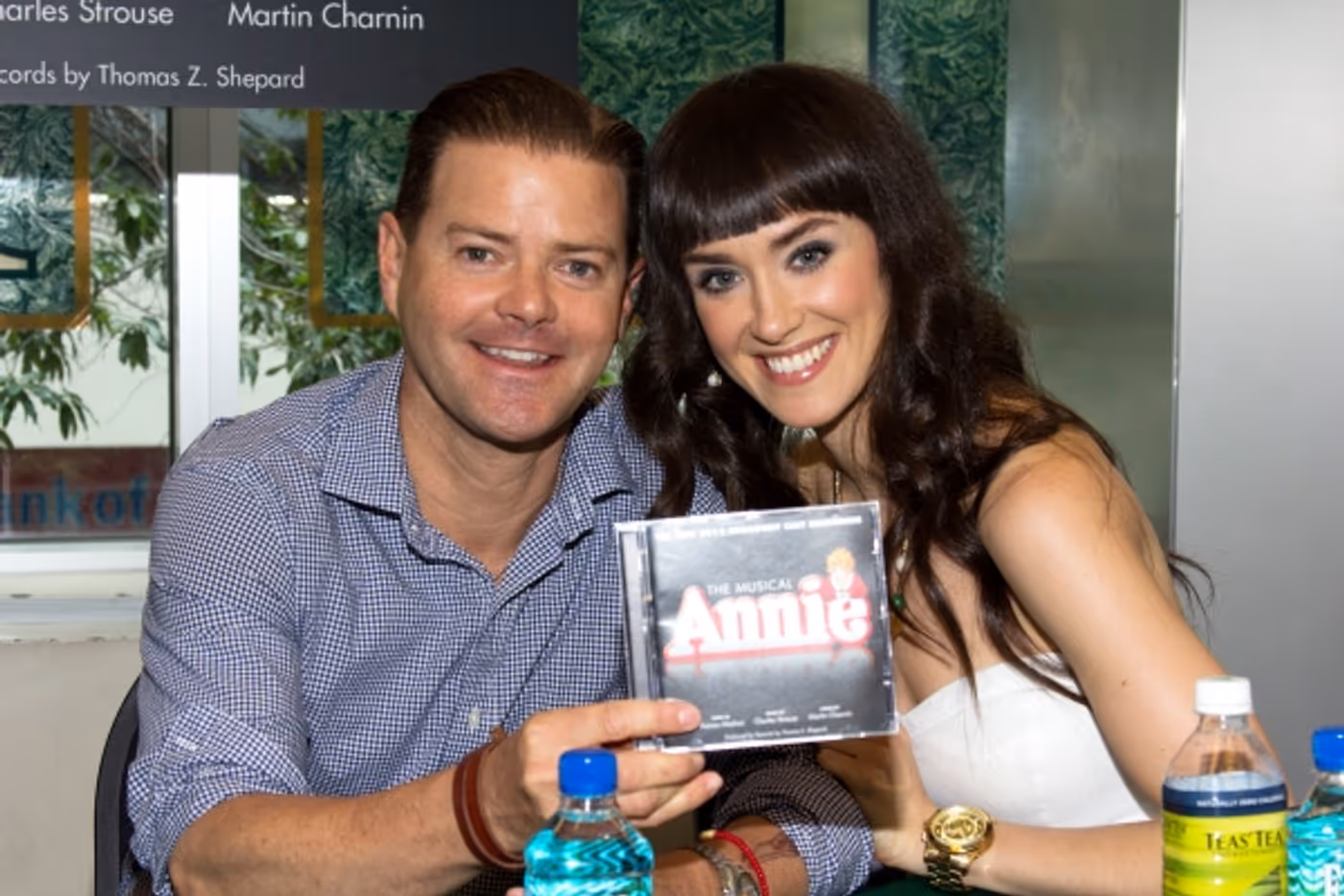 Photo Coverage: Jane Lynch, Lilla Crawford & ANNIE Cast Sign Albums at Barnes & Noble! Image