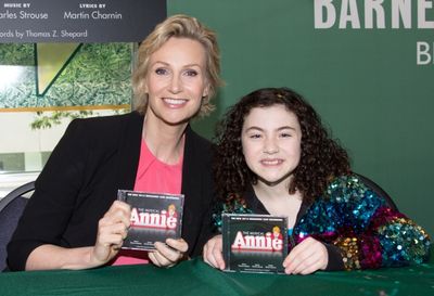 Jane Lynch, Lilla Crawford Photo