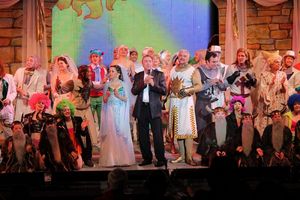 Eric Idle, Cast of Spamalot @ BroadwayWorld Eric Idle, Cast of Spamalot Photo