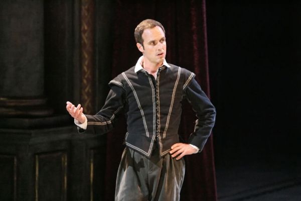 Jay Whittaker as Guildenstern Photo