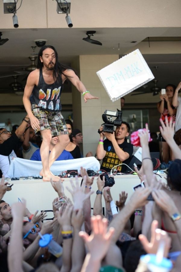 Steve Aoki and Cake Photo