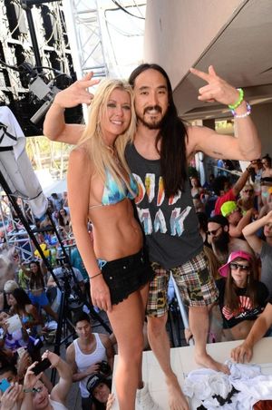 Tara Reid and Steve Aoki @ BroadwayWorld Tara Reid and Steve Aoki Photo