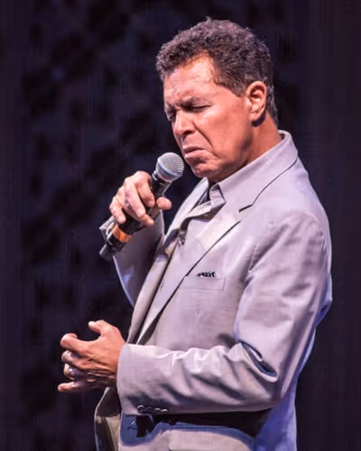 Clint Holmes Photo