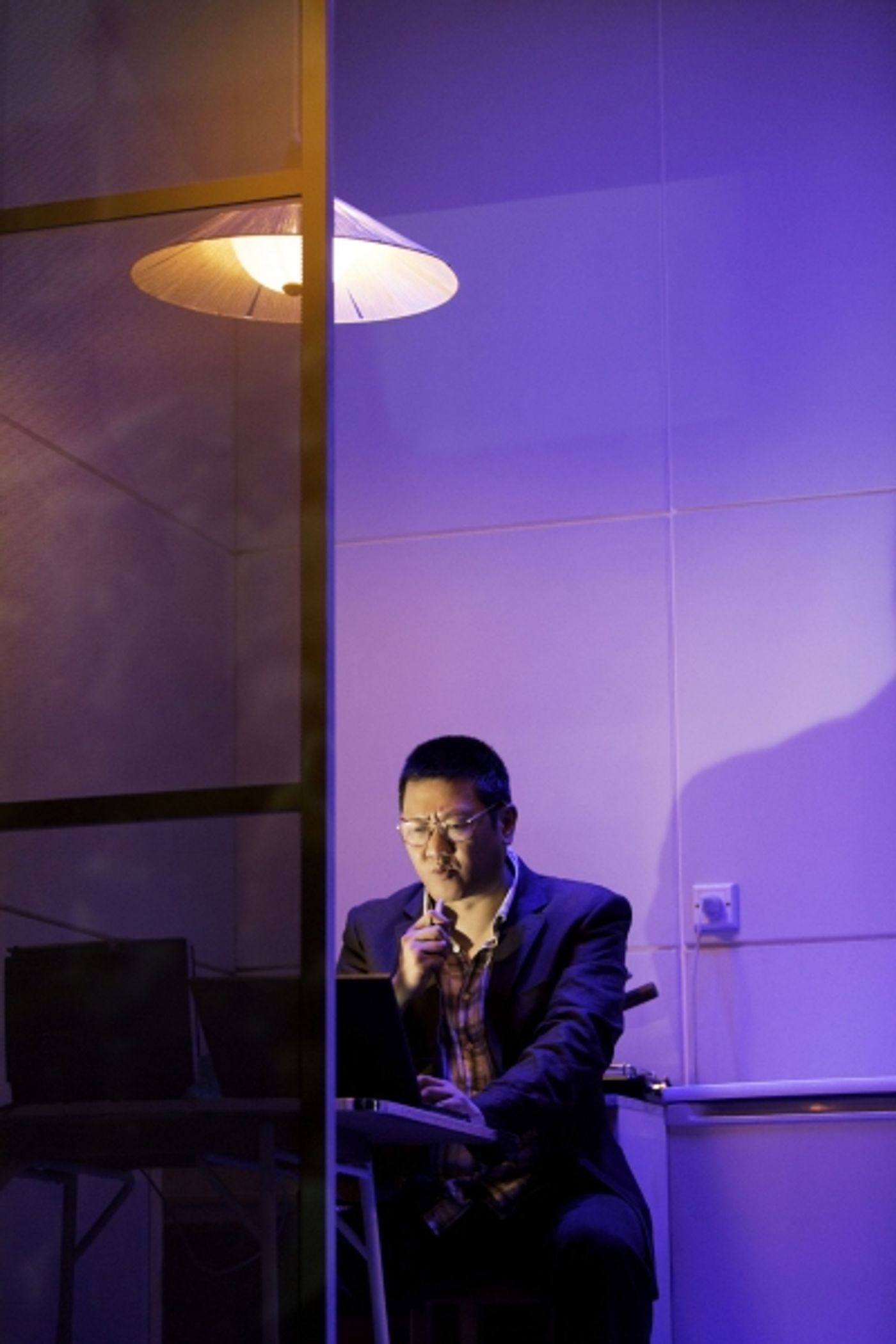 Photo Flash: First Look at Benedict Wong, Claudie Blakley and More in CHIMERICA  Image