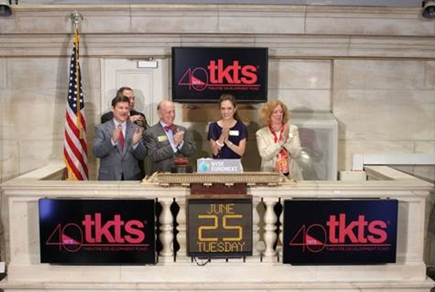Photo Flash: Laura Osnes Rings Bell at New York Stock Exchange!  Image
