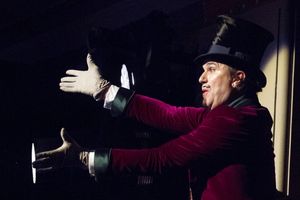 Douglas Hodge (Willy Wonka) Photo