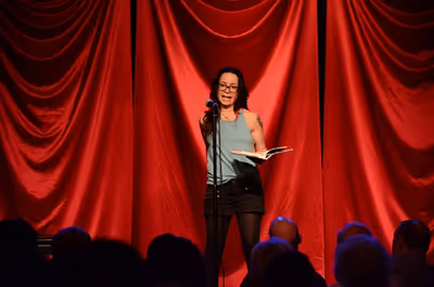 Janeane Garofalo Photo