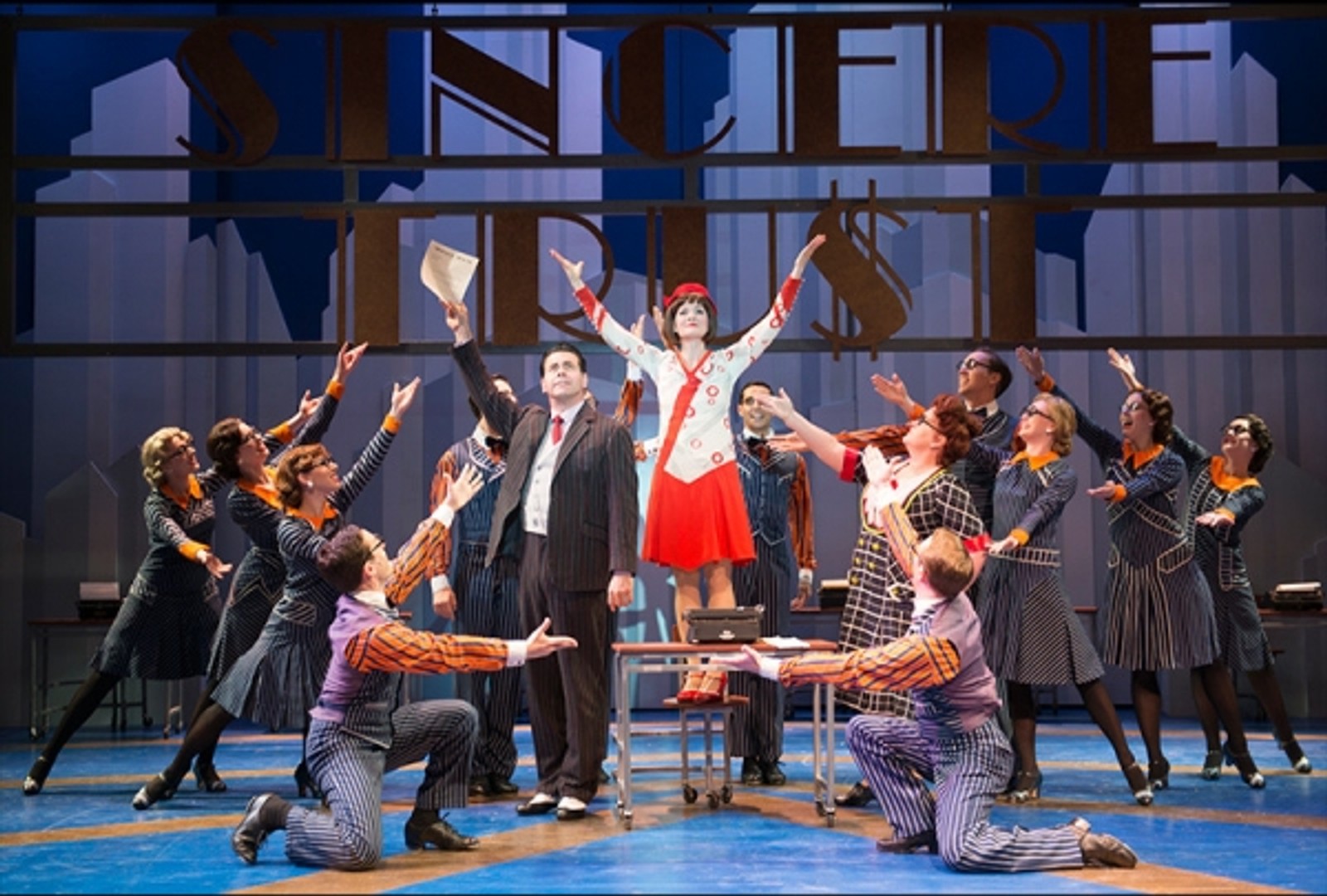 Photo Flash: First Look at Becky Gulsvig, Sally Struthers and More in Ogunquit's THOROUGHLY MODERN MILLIE — photo 5 of 7