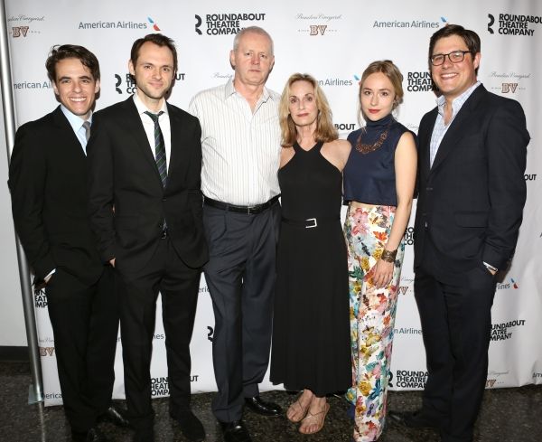 (L-R) Steven Levenson, Christopher Denham, David Morse, Lisa Emery, Sarah Goldberg an Photo