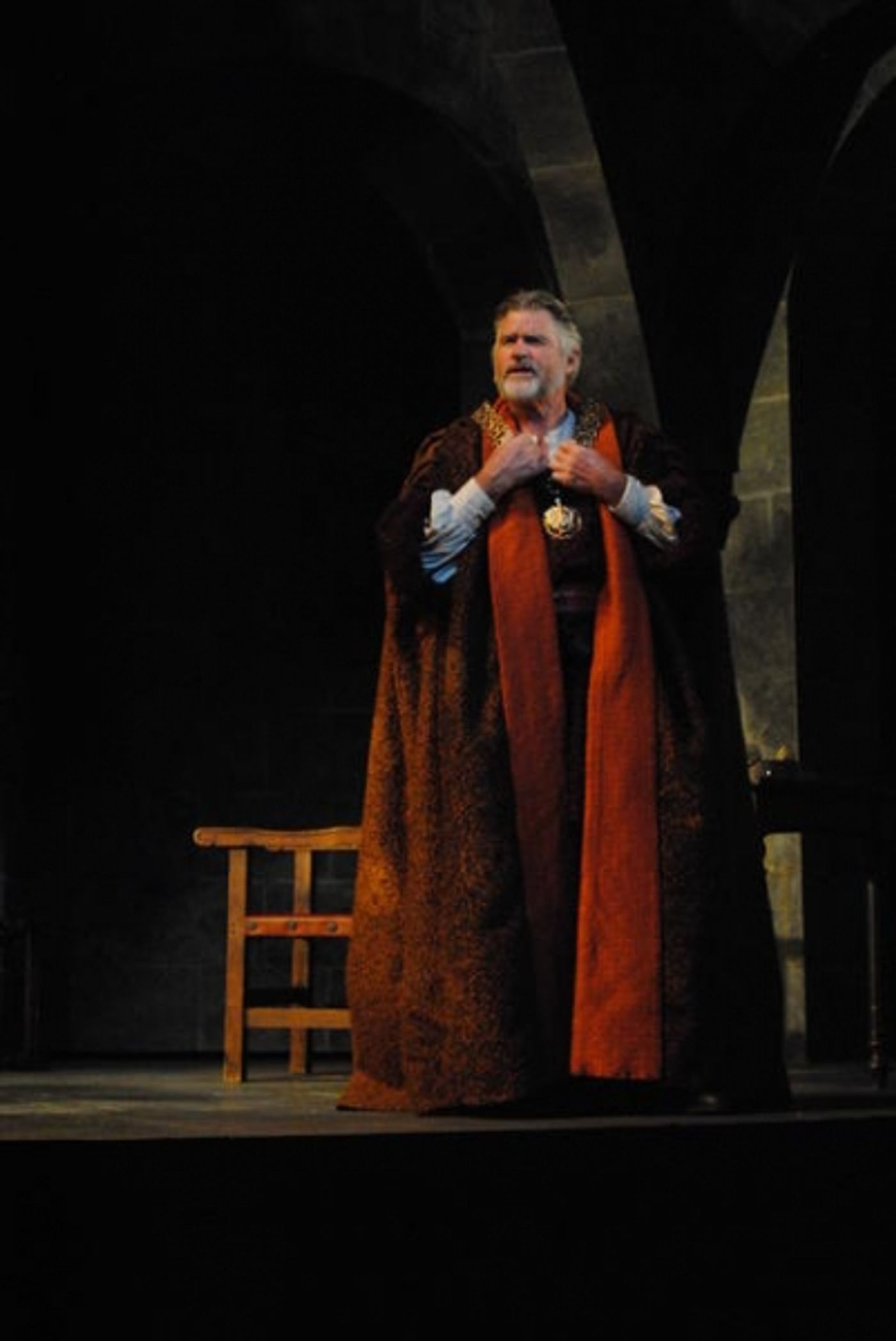 Photo Flash: First Look at Treat Williams and More in BTG's THE LION IN WINTER  Image