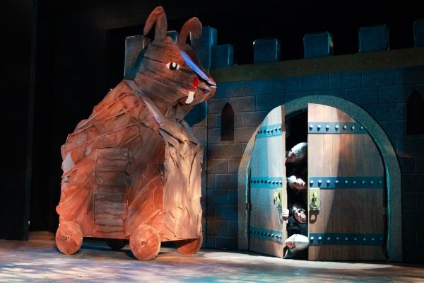 Photo Flash: New Production Shots from TriArts' SPAMALOT — photo 8 of 8