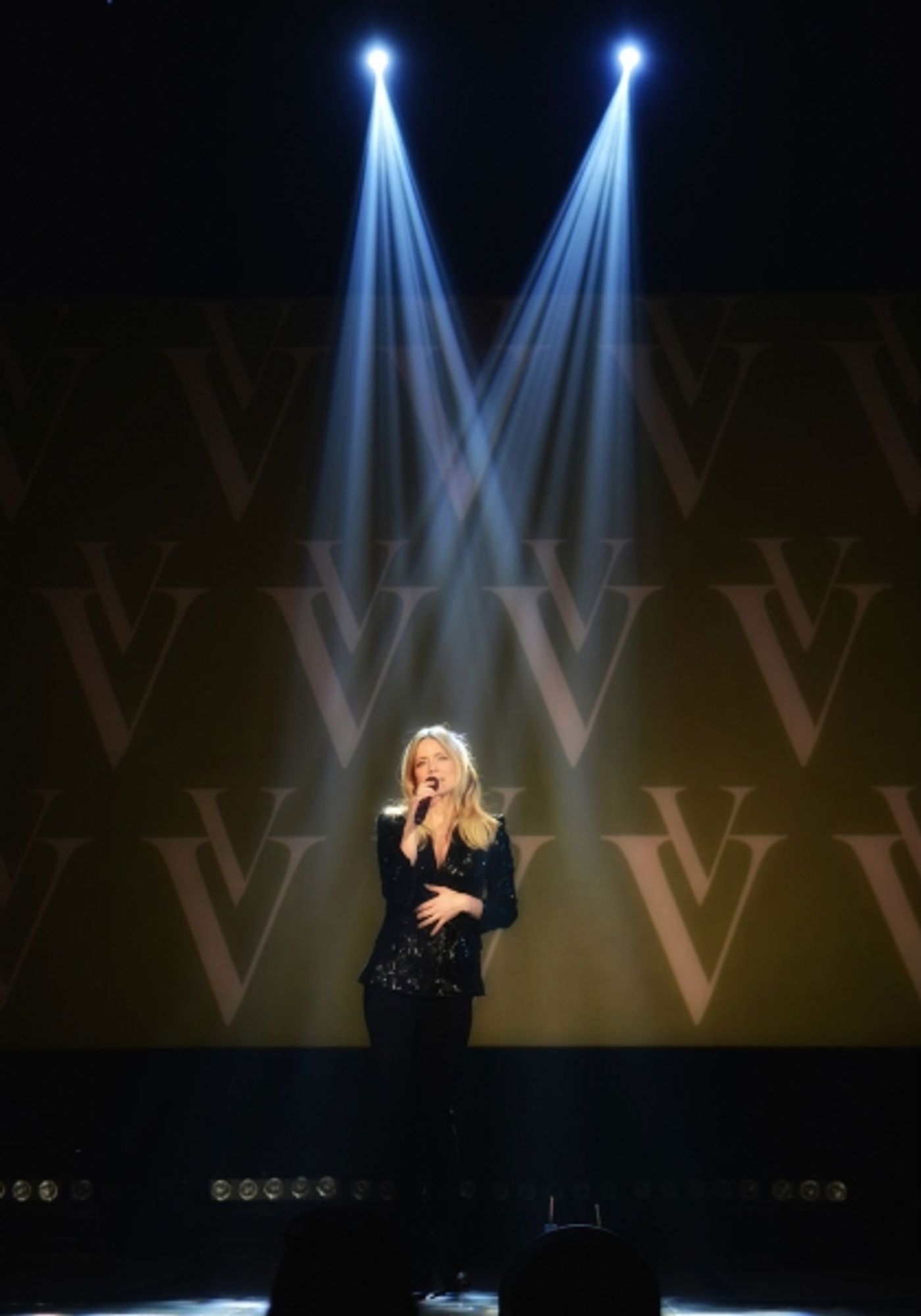 Photo Flash: VERONIC Voices Opens at Bally's Las Vegas  Image