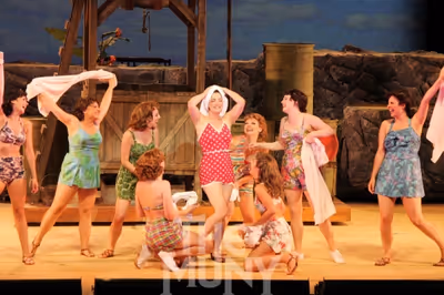 Laura Michelle Kelly and cast Photo