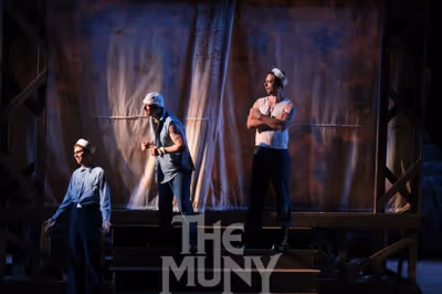 Laura Michelle Kelly Photo