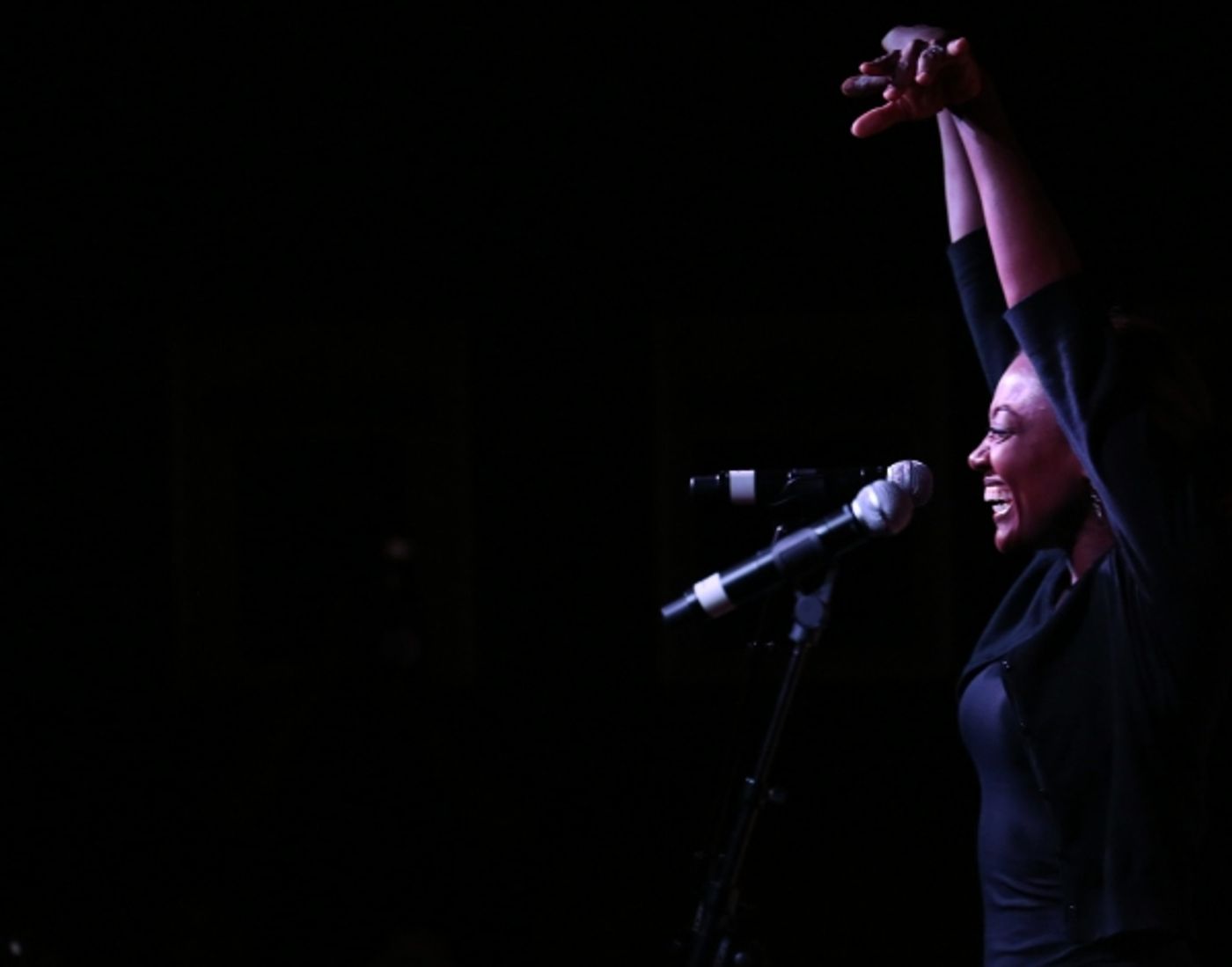 Photo Coverage: PIPPIN's Matthew James Thomas, Rachel Bay Jones & Patina Miller Perform at Barnes & Noble!  Image